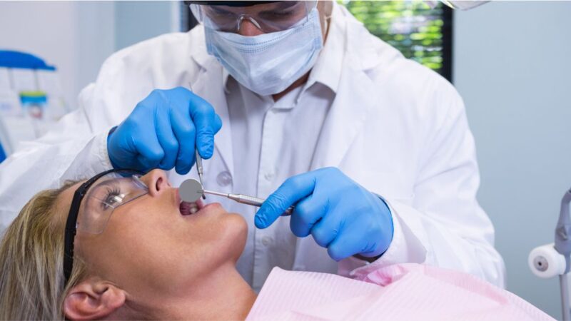 What To Expect During Dental Implant Treatment?