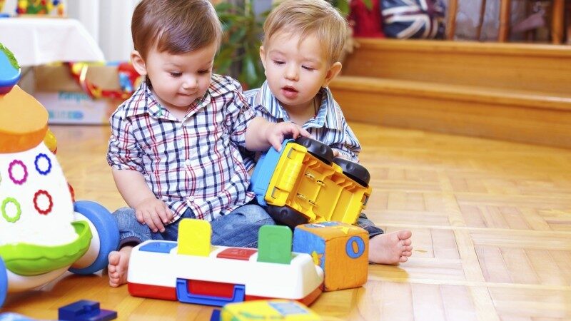 4 Easy Ways to Assist Your Child’s Playsets Learning 