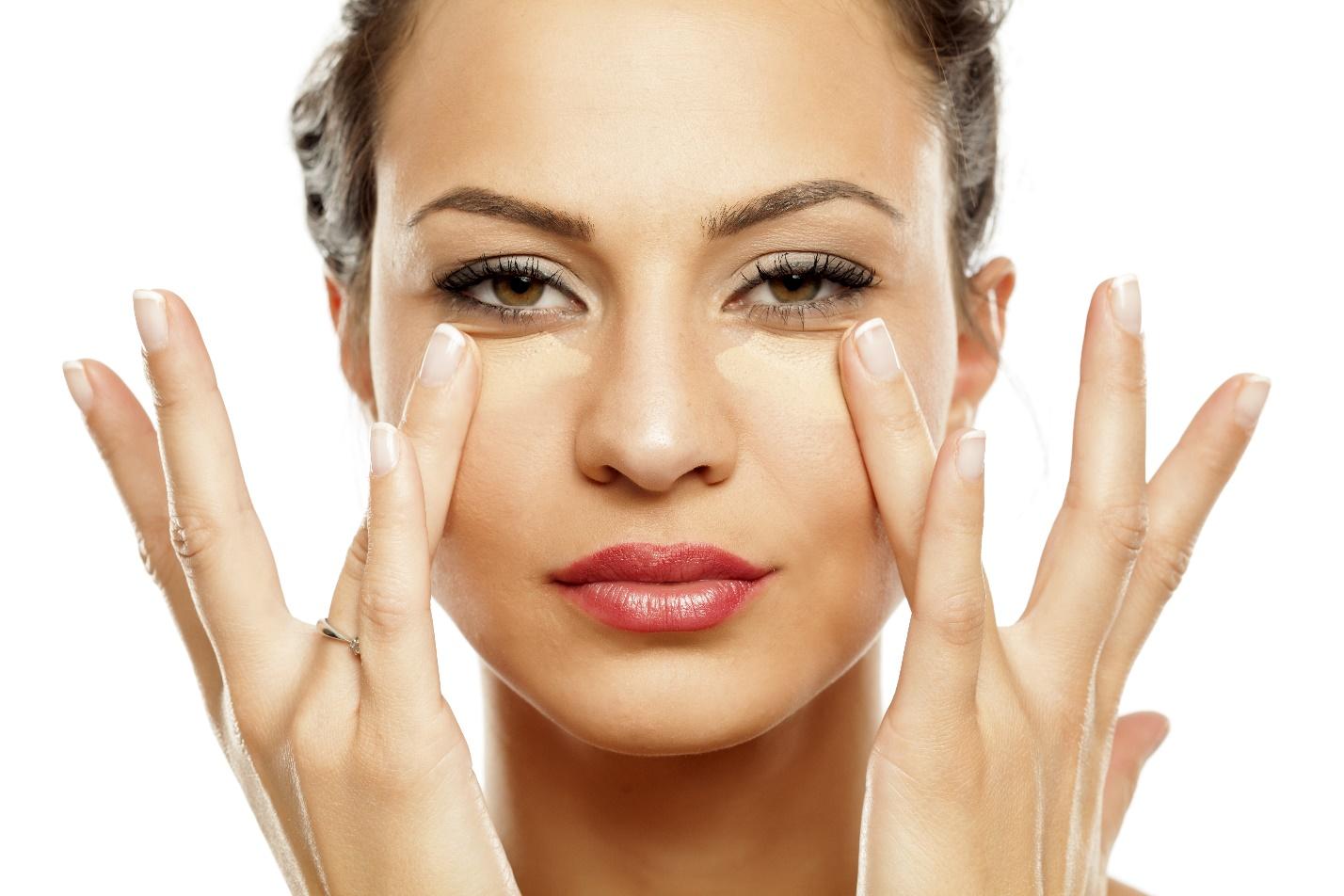 How to Choose the Best Under Eye Cream for Dark Circles?